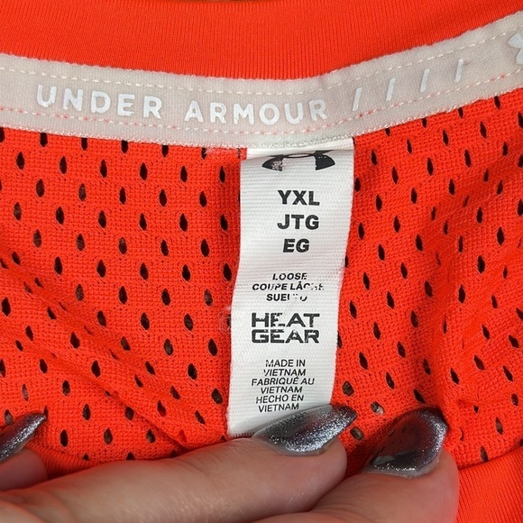 Under Armour UA Girls Youth Size Extra Large Perforated Short Sleeve Shirt - Picture 3 of 5